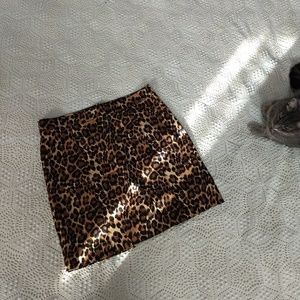 Leopard print pencil skirt